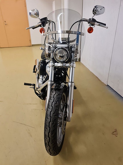 Harley-Davidson Softail Standard FXST 5 of 13
