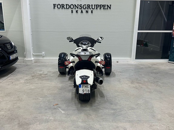 Can-Am Spyder RS 1.0 V2 6 of 8