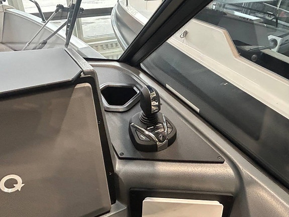 Buster Supermagnum -25 med F350 XSA Black edition/Joystick 5 of 12