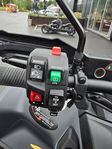 Can-Am Outlander XT-P 1000R Traktor B 13 of 15
