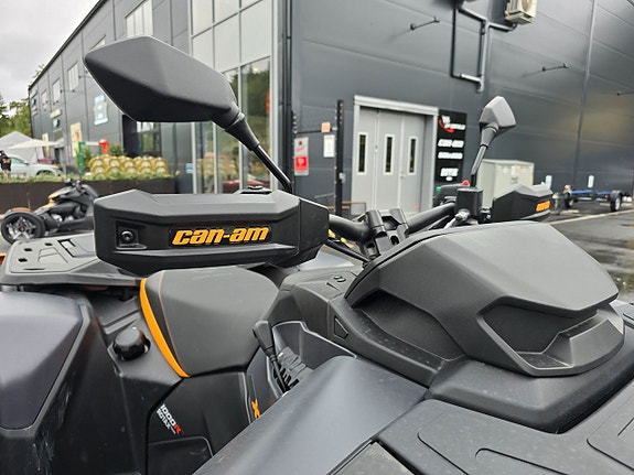 Can-Am Outlander XT-P 1000R Traktor B 9 of 15