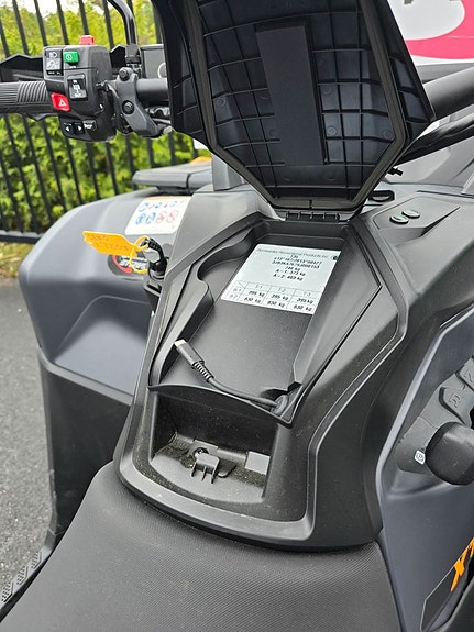Can-Am Outlander XT-P 1000R Traktor B 11 of 15