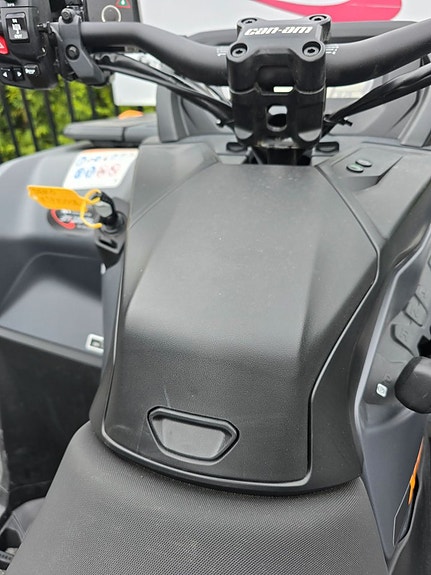 Can-Am Outlander XT-P 1000R Traktor B 10 of 15