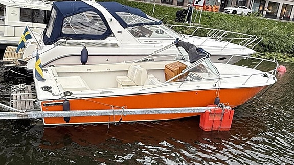 DC-båt typ ChrisCraft/Bertram/Crestline med VP 570 / 290DP