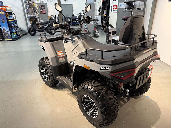 Linhai F320 4x4 2 of 3