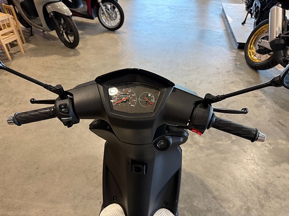 Peugeot Kisbee S Black Edition #KAMPANJPRIS# 12 of 12