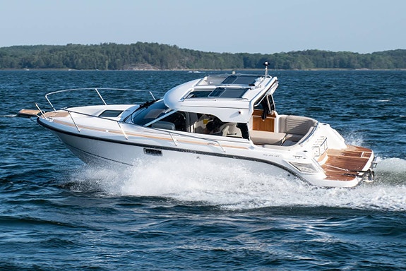 AQUADOR 25 HT | På väg in | 4995/m