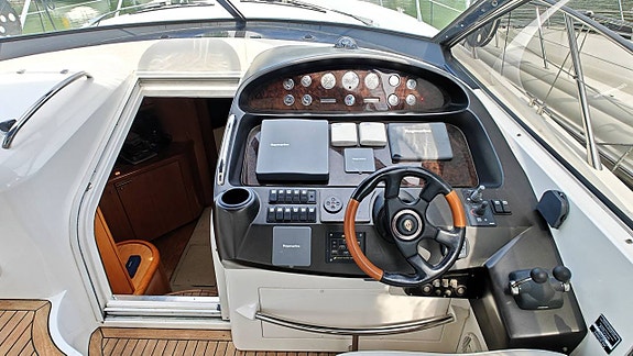 Sunseeker Portofino 46 2004  Finland 5 of 12