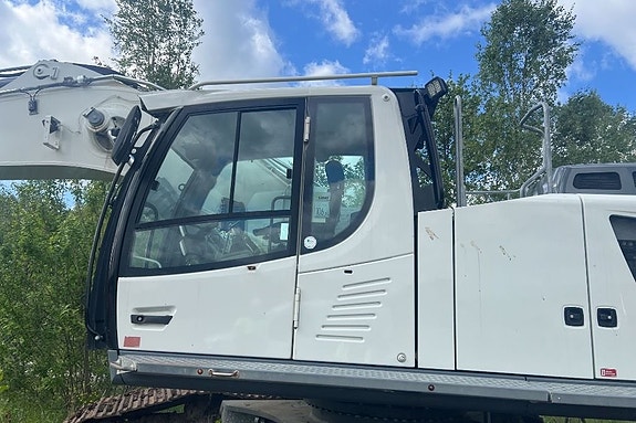 Liebherr R 946 10 of 24
