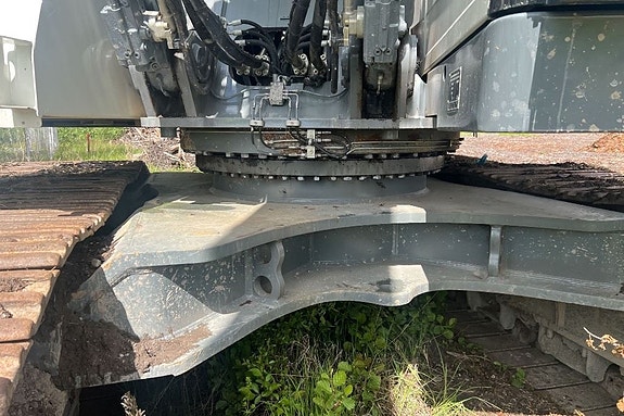 Liebherr R 946 21 of 24
