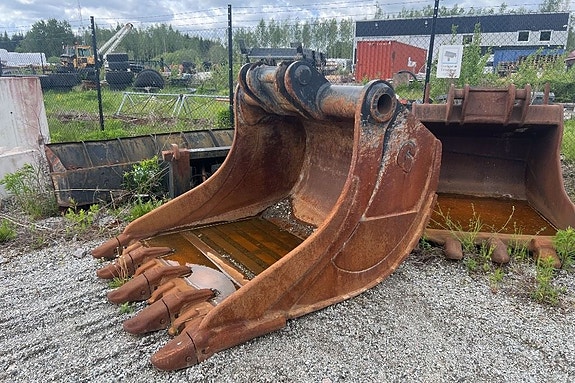 Liebherr R 946 23 of 24