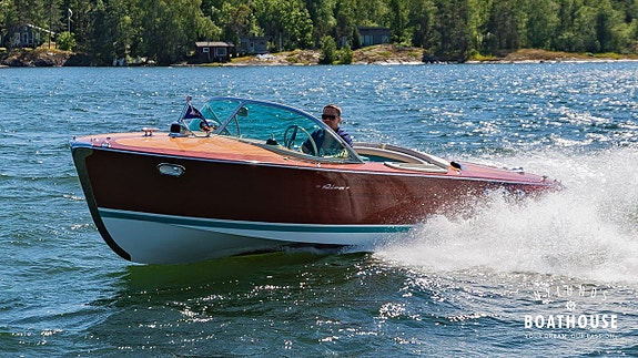 Riva Ariston | Chevrolet/Riva V8 210hp 3 of 5