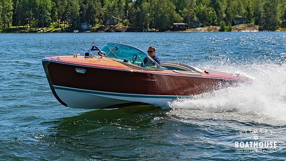 Riva Ariston | Chevrolet/Riva V8 210hp 4 of 5