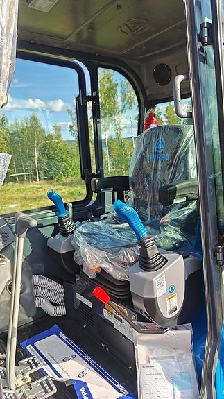 Minigrävare 3 ton Nya Rippa R32 PRO AC, med nya hytten. 9 of 12