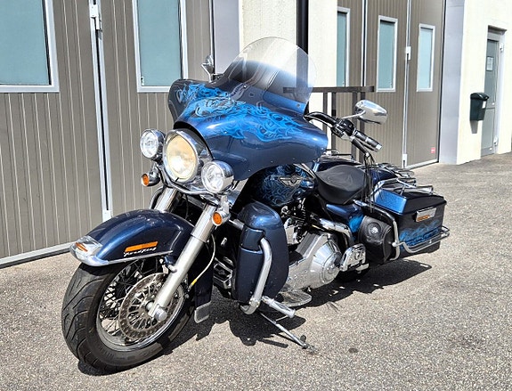 Harley-Davidson Road King Classic 100:th Anniversary 2 of 5