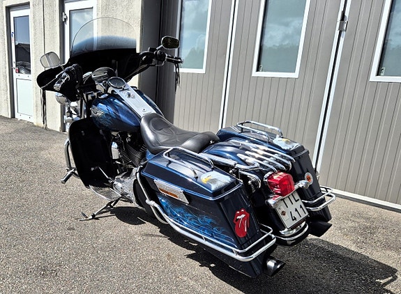 Harley-Davidson Road King Classic 100:th Anniversary 4 of 5