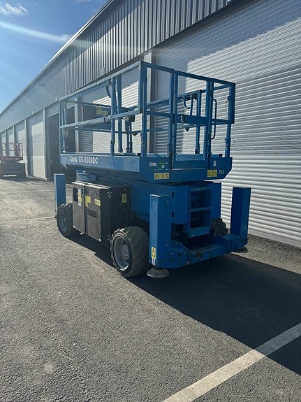 Saxlift Genie GS3369DC - Begagnad 3 of 5