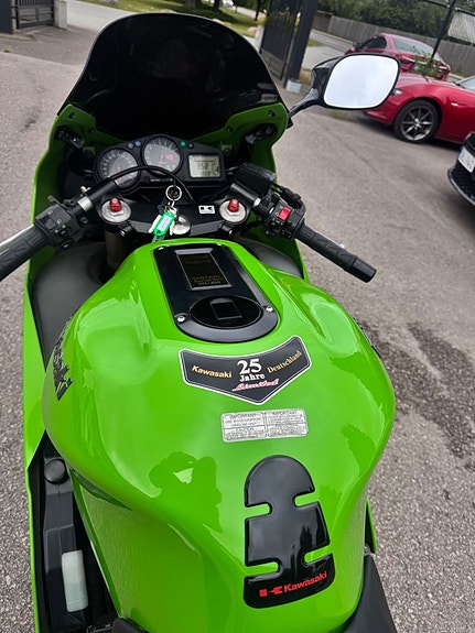 Kawasaki Ninja ZX-12R 1.2 LIMITED  EDITON  191/400 8 of 12