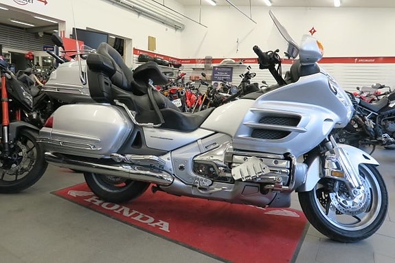 Honda GL1800 Goldwing Tour