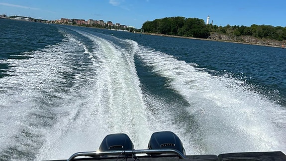 Askeladden C91 Cruiser – 2×300 hk Suzuki Stealth 10 of 10