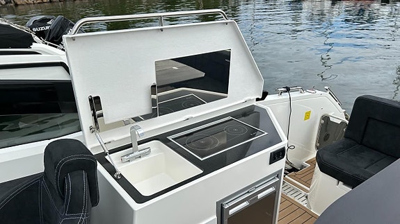 Askeladden C91 Cruiser – 2×300 hk Suzuki Stealth 3 of 10