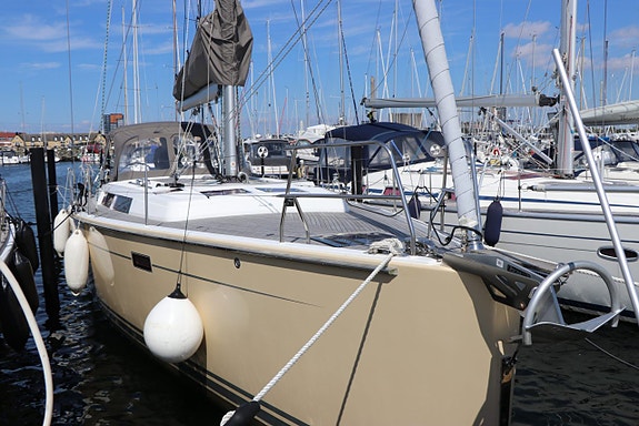 Hanse 445 2 of 5