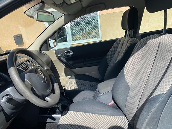 Renault Megane 10 of 13