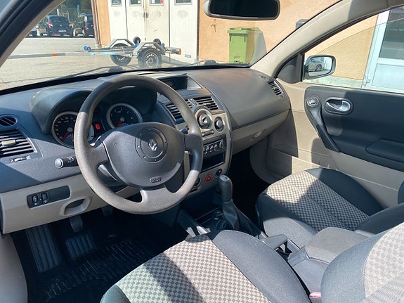 Renault Megane 9 of 13