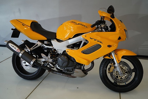 Honda Powersports VTR1000F 1.0 3 of 5