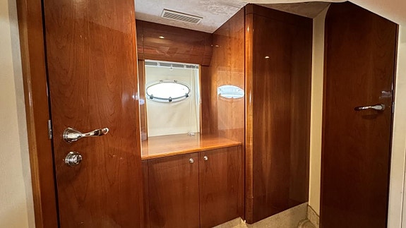 Princess V46 -2003 22 of 24