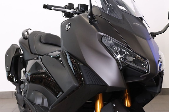 Yamaha T-Max TechMax 6 of 14