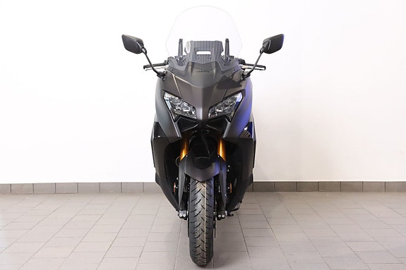 Yamaha T-Max TechMax 4 of 14