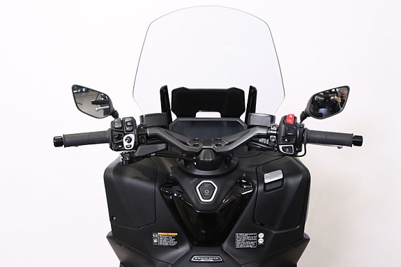 Yamaha T-Max TechMax 8 of 14