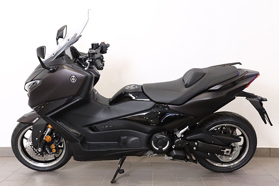 Yamaha T-Max TechMax 12 of 14