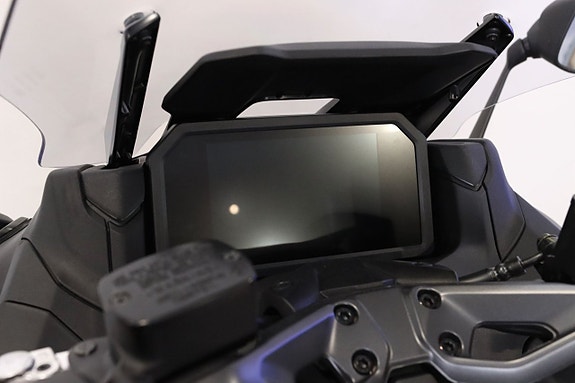 Yamaha T-Max TechMax 11 of 14