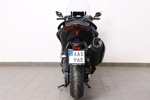 Yamaha T-Max TechMax 3 of 14