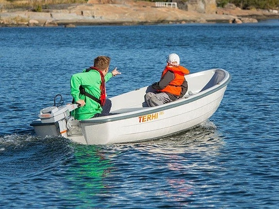 Terhi 390 inkl åror & Tohatsu 4 hk 4-takt kräftfiskepaketet