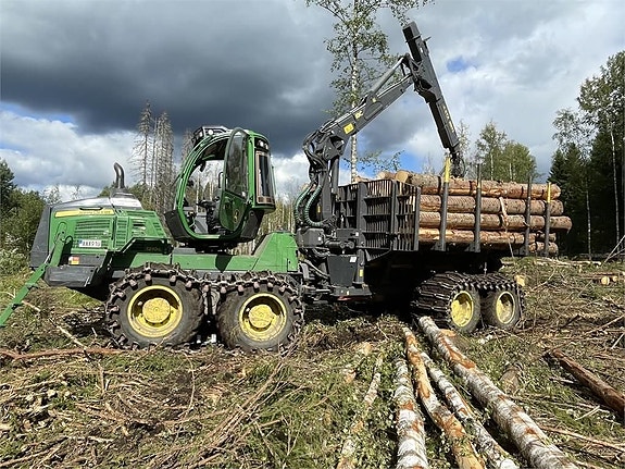 John Deere 1210G