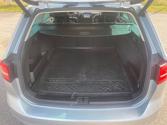 Volkswagen Passat 15 of 16