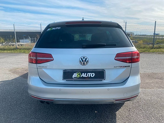 Volkswagen Passat 6 of 16