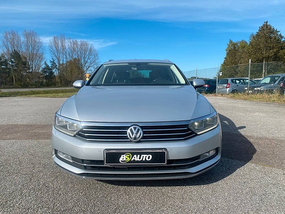Volkswagen Passat 2 of 5