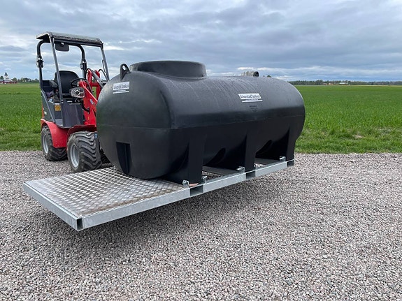 Älvestad-Tanken transporttank vatten 2000L inklusive ramverk