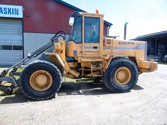 Volvo L90B