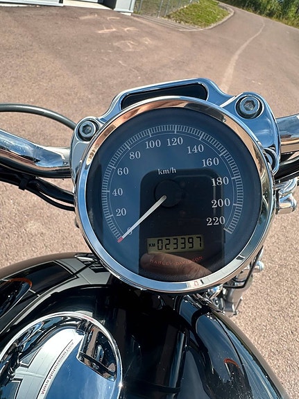 Harley-Davidson 1200 Custom 1.2,2012 5 of 9