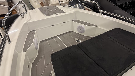 Quarken 27 Cabin med Yamaha F300 Demobåt. 5 of 6