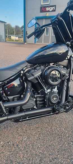 Harley-Davidson Streetbob  FXBB 4 of 7
