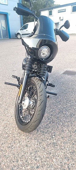 Harley-Davidson Streetbob  FXBB 3 of 7