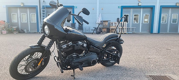 Harley-Davidson Streetbob  FXBB 2 of 7