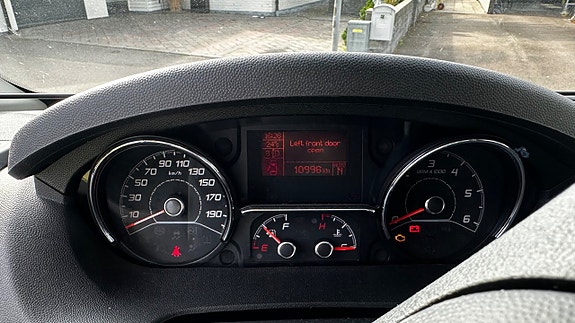 ADRIA MOBIL Coral 670 SL plus 2.3 150 28 of 30