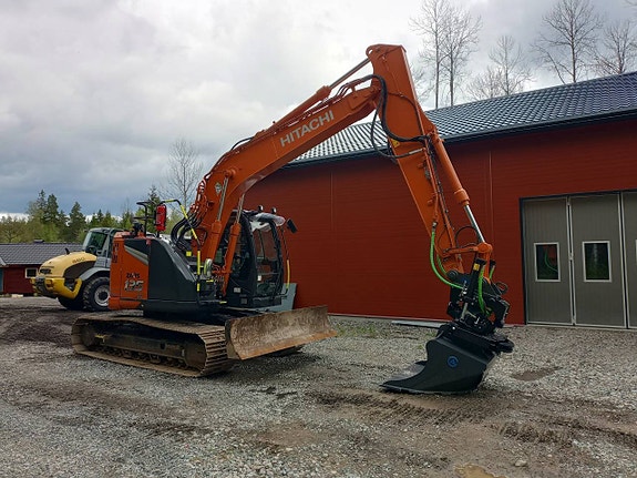 Hitachi ZX135US-7 Steelwrist X18 m grip 2 of 4